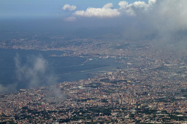 0760 Pompei - Vesuvius.JPG